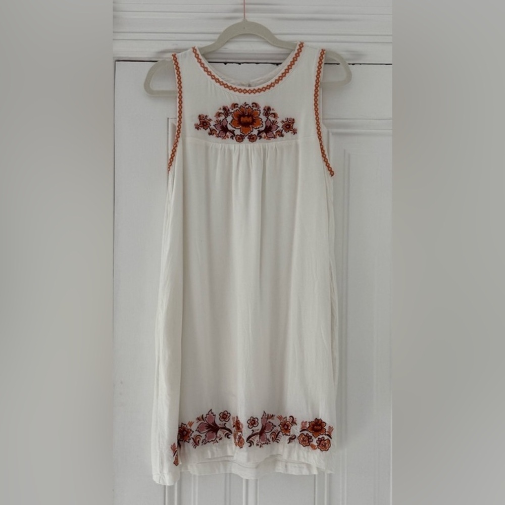 Ariat White and Red Embroidered Mini Dress women’s sized M